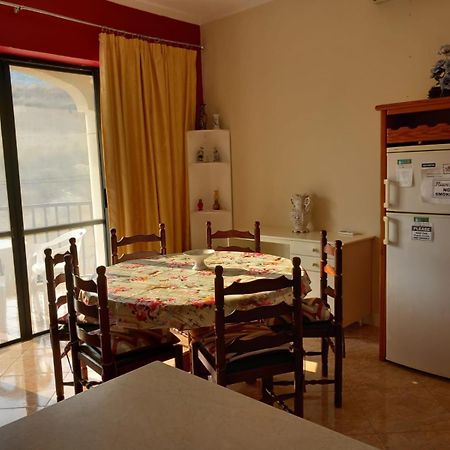 Spacious Apartment In Marsalforn, Gozo Exteriör bild