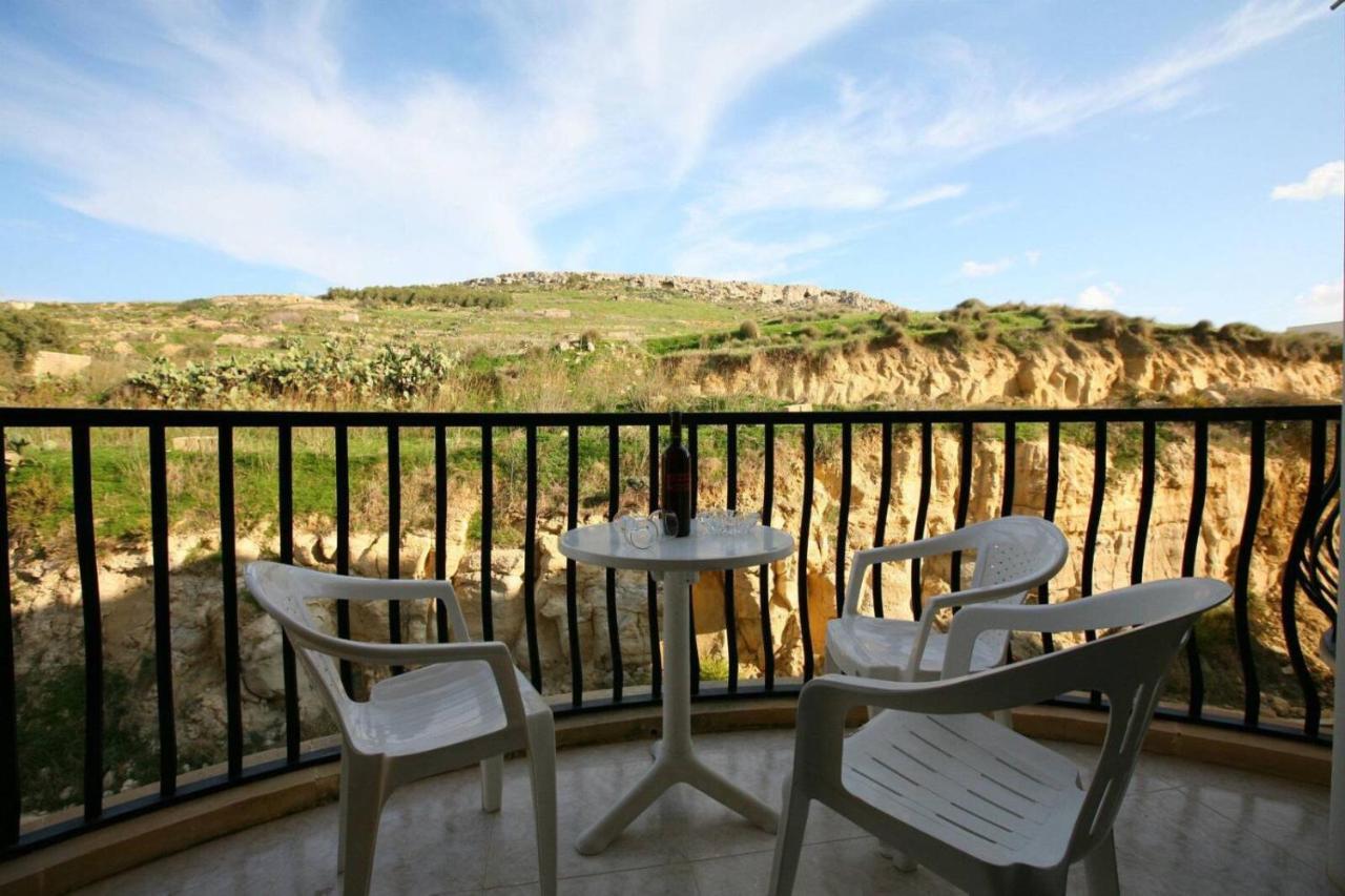 Spacious Apartment In Marsalforn, Gozo Exteriör bild